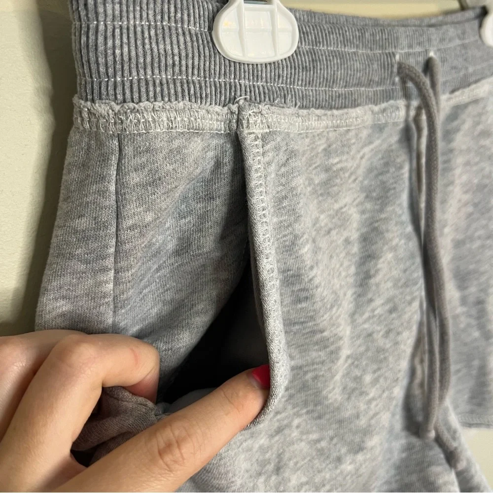 ABERCROMBIE Gray Sweat Shorts Emblem Drawstring XS - Picture 5 of 5